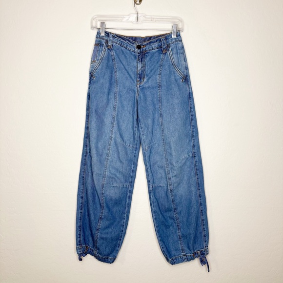 Anthropologie Pilcro Beach Cargo Mid-Rise Barrel Jeans Joggers Size 25 - Picture 2 of 10